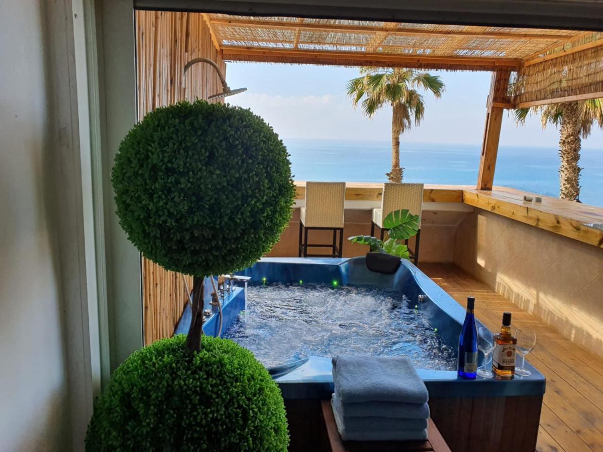 Magic On The Sea-Suites With A Private Jacuzzi And A Private Sea View Netanya Exterior foto