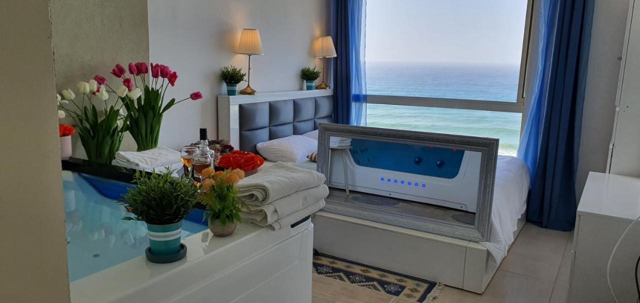 Magic On The Sea-Suites With A Private Jacuzzi And A Private Sea View Netanya Exterior foto